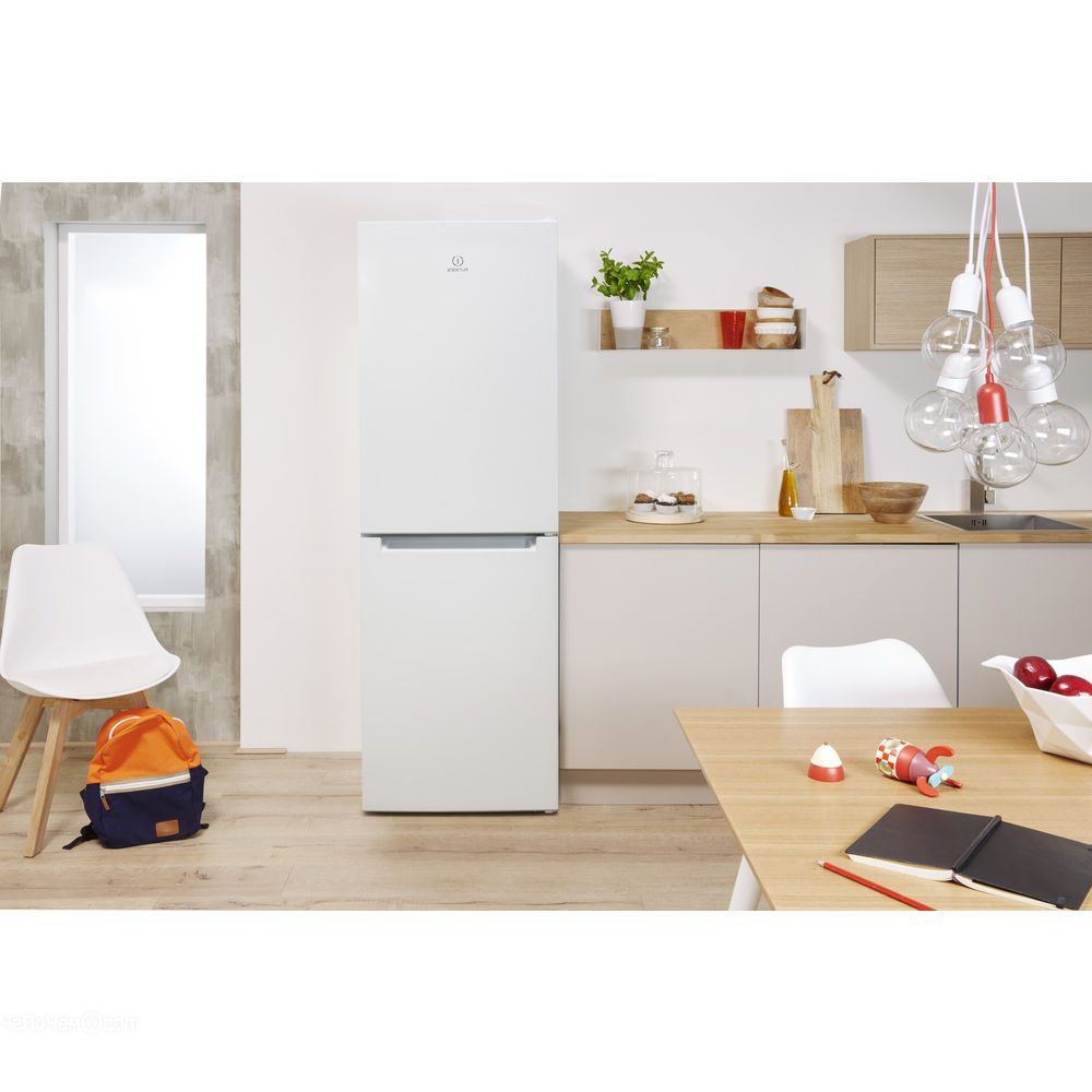 Холодильник Indesit DS 4180 W