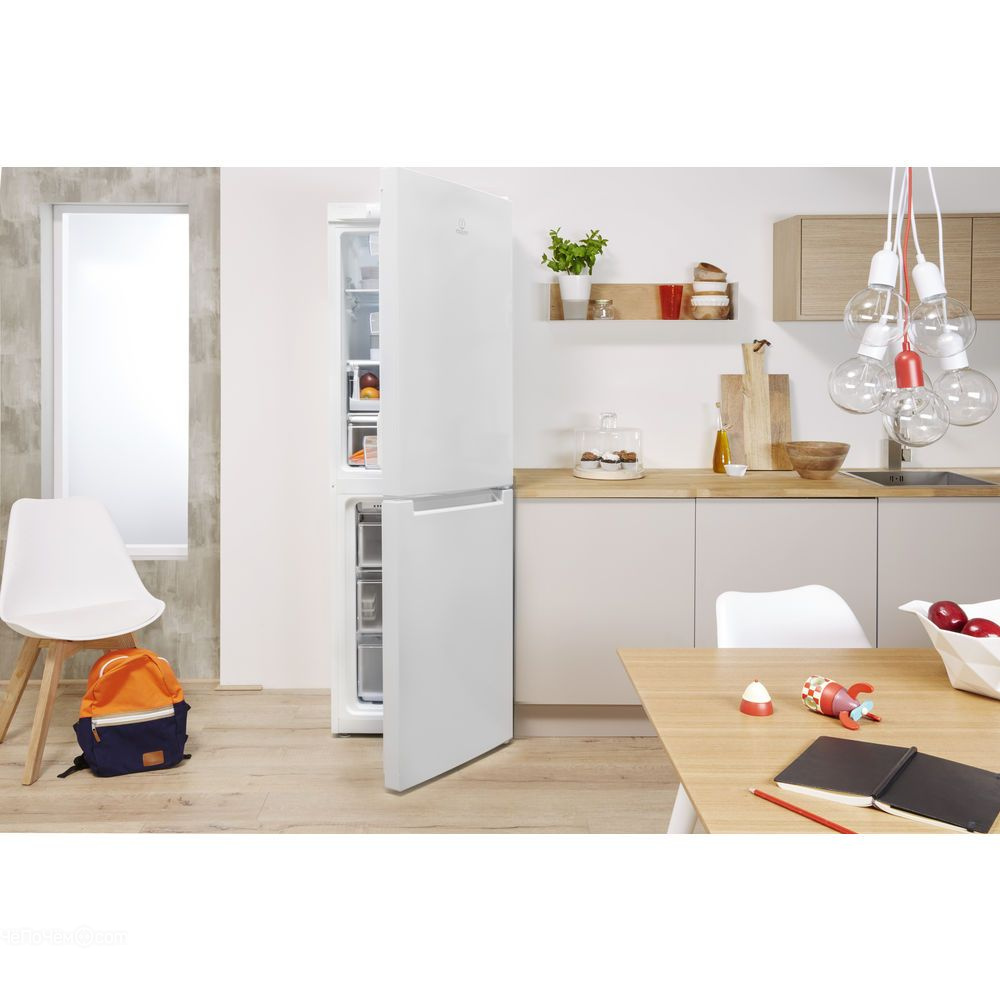 Холодильник Indesit DS 4180 W